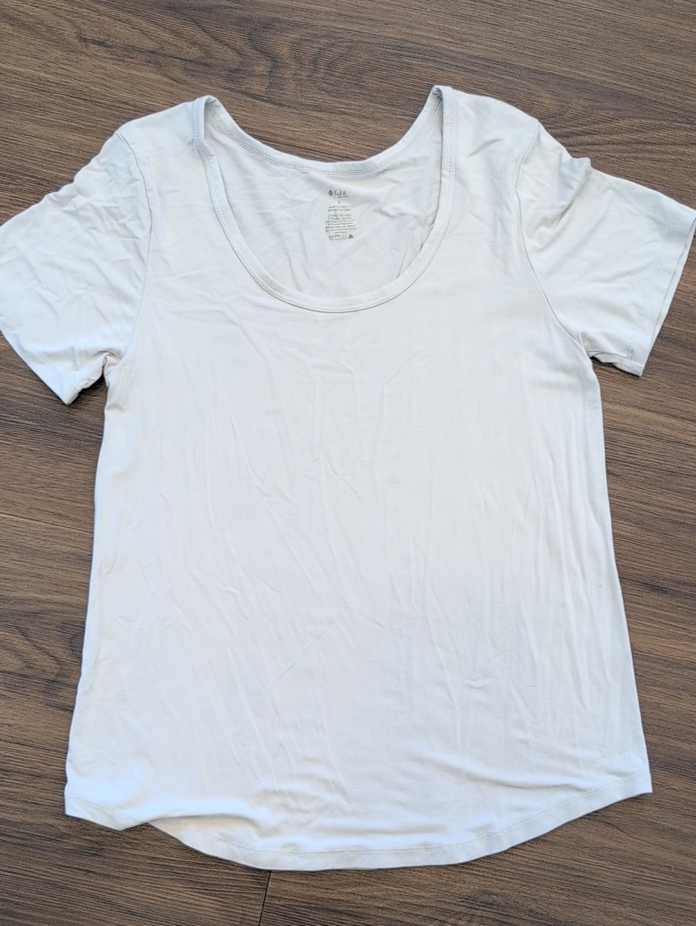 Kyte Womens Scoop Neck Tee